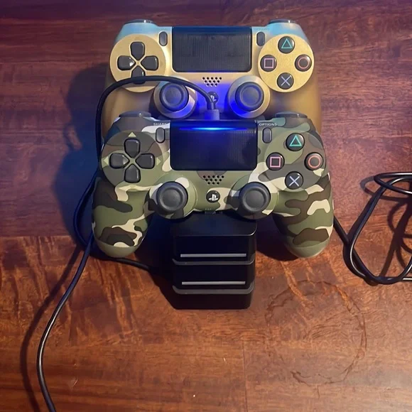 SONY PS4 Bundle - Picture 8 of 11